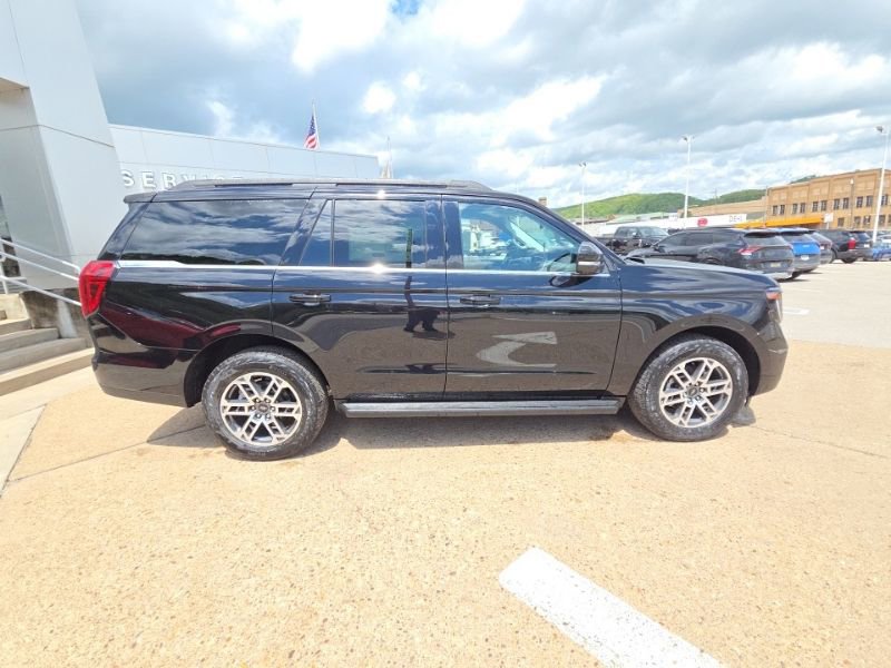 New 2026 Ford Expedition Active AWD/4WD image 8