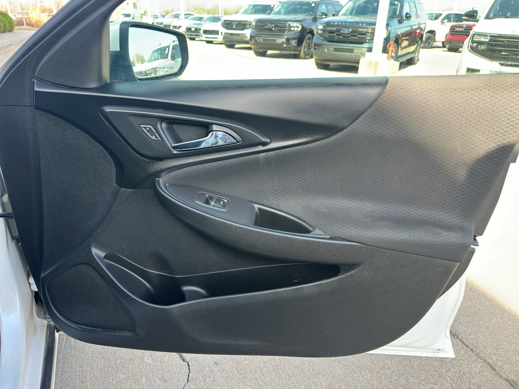 Used 2018 Chevrolet Malibu LT FWD image 24