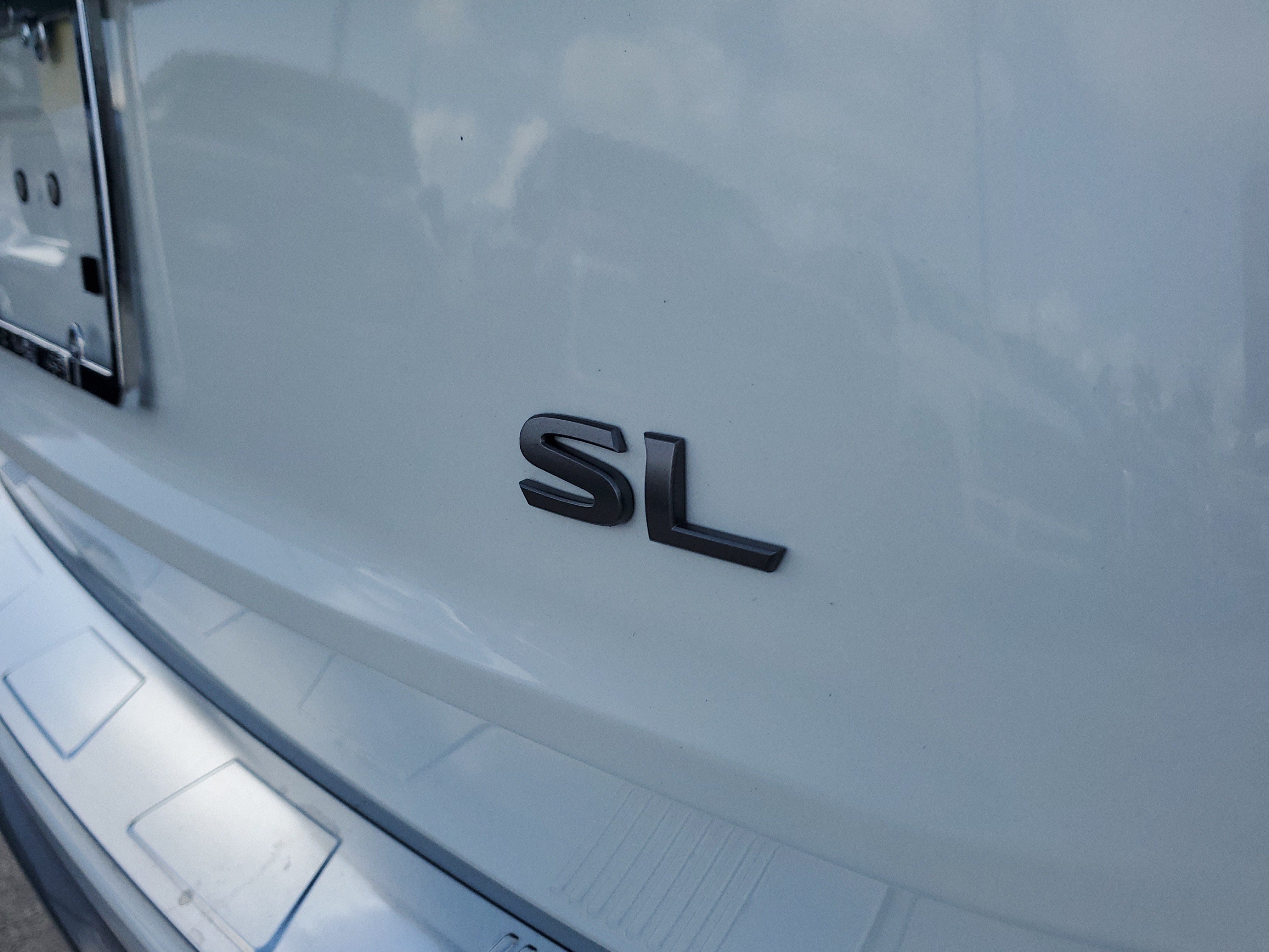 Used 2025 Nissan Rogue SL FWD image 31