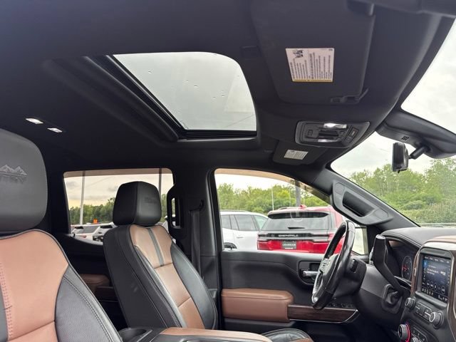 Used 2022 Chevrolet Silverado 1500 High Country w/ Technology Package AWD/4WD image 10