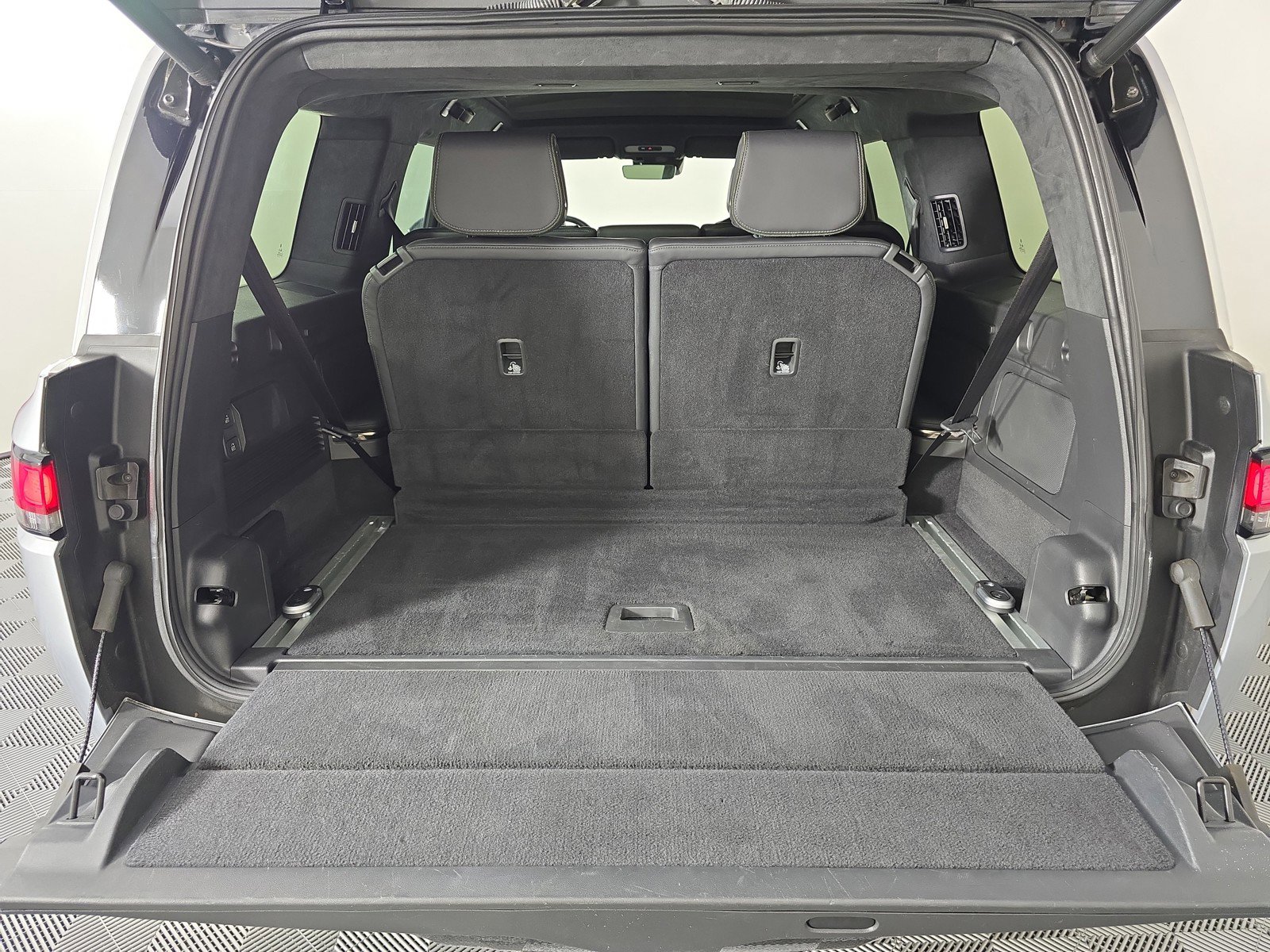 Used 2022 Rivian R1S Launch Edition image 15