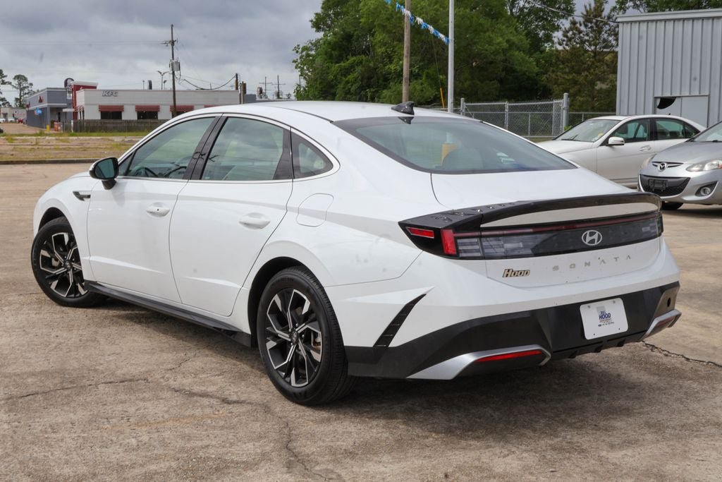 Used 2025 Hyundai Sonata SEL FWD image 2