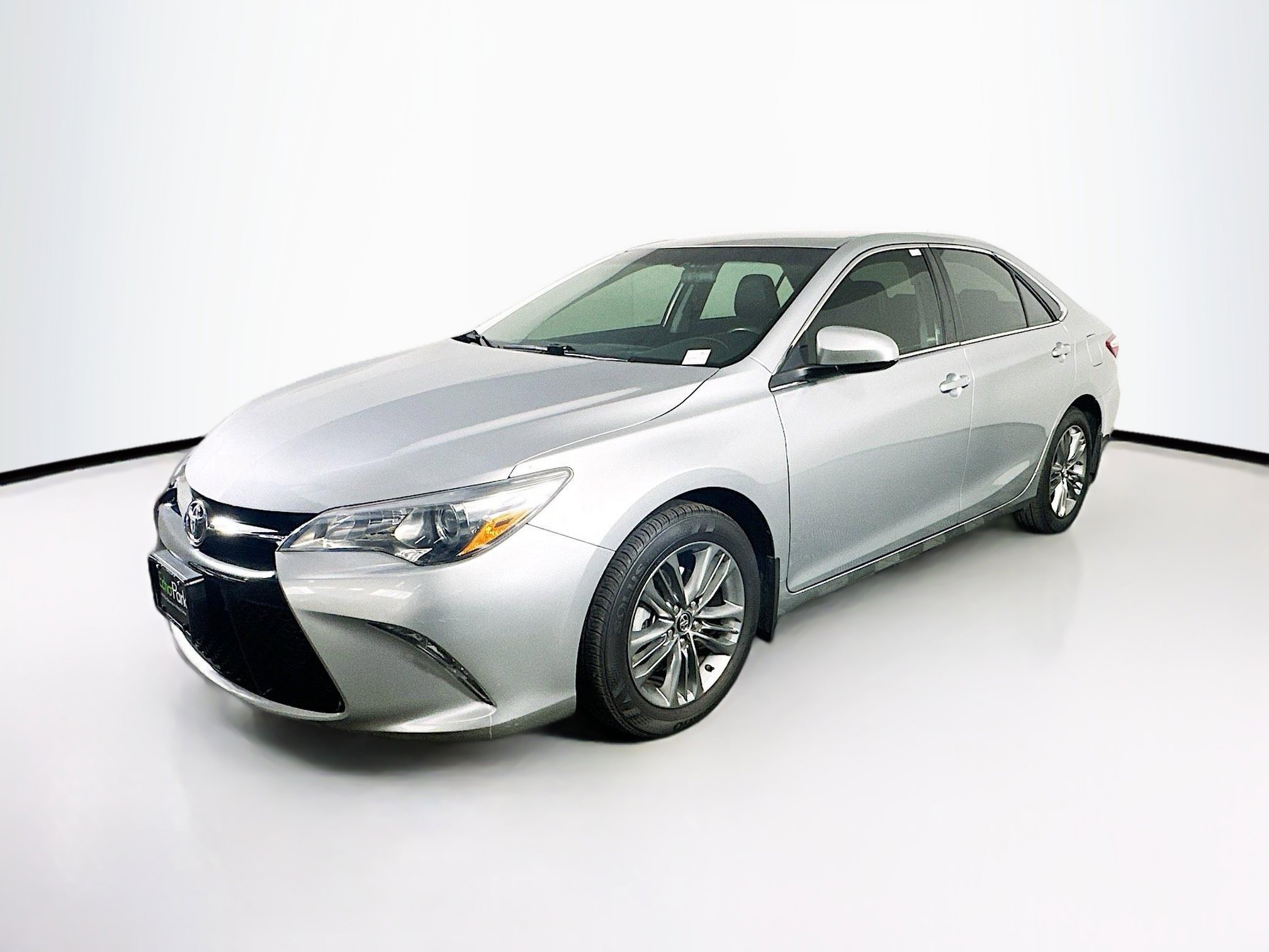 Used 2017 Toyota Camry SE FWD image 3