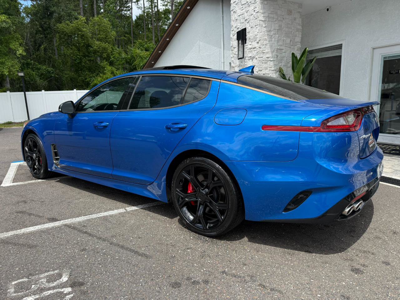 Used 2018 Kia Stinger GT1 AWD/4WD image 3