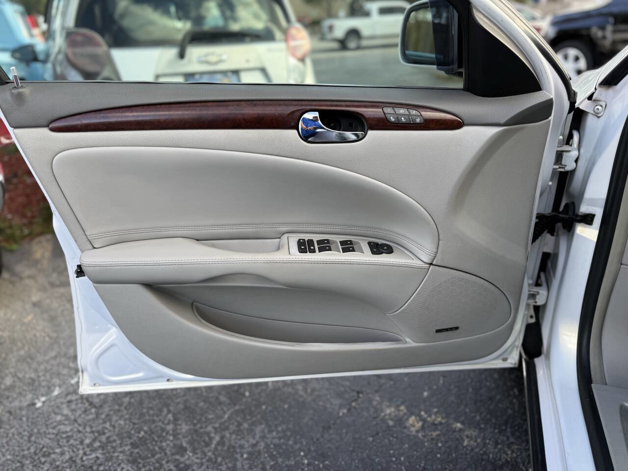 Used 2007 Buick Lucerne CXL w/ Luxury Package FWD image 8
