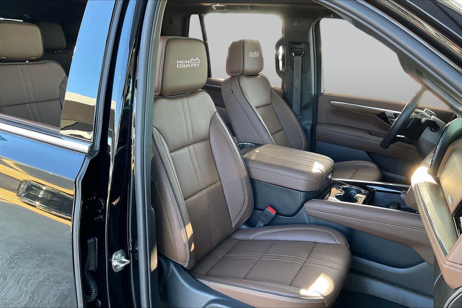 Used 2026 Chevrolet Tahoe High Country w/ LPO, Illumination Package AWD/4WD image 10