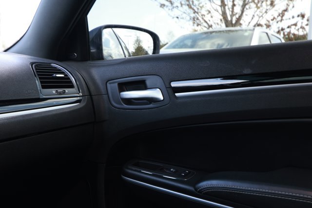 Used 2021 Chrysler 300 S image 27