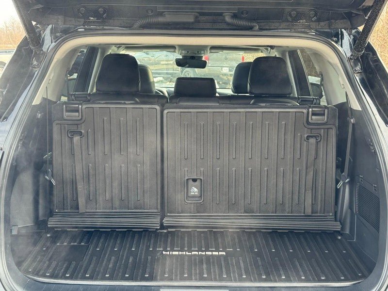 Used 2023 Toyota Highlander XLE AWD/4WD image 4