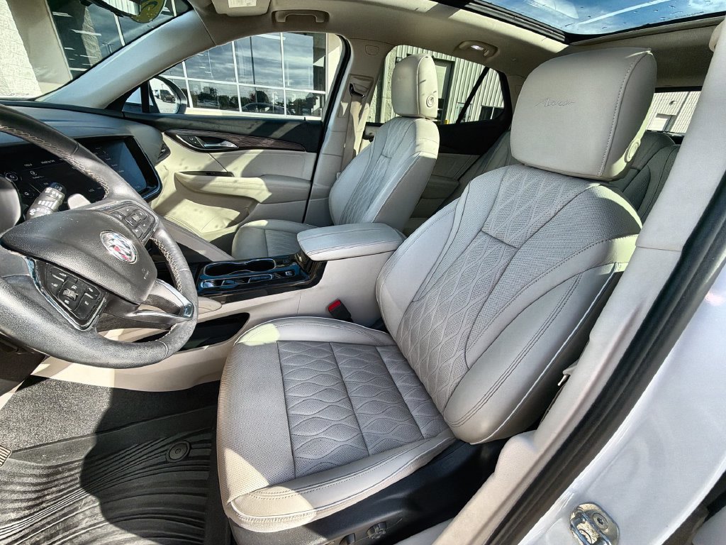 Used 2022 Buick Envision Avenir w/ Technology Package II FWD image 13