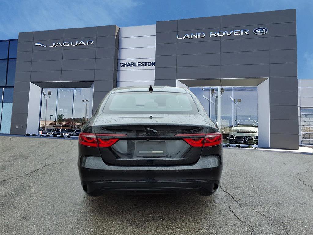 Used 2024 Jaguar XF R-Dynamic SE AWD/4WD image 4