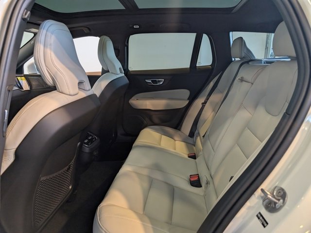 New 2026 Volvo V60 B5 Cross Country Ultra w/ Protection Package Premier image 24