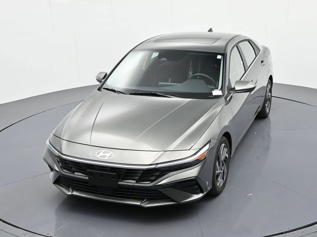 Used 2025 Hyundai Elantra SEL image 23