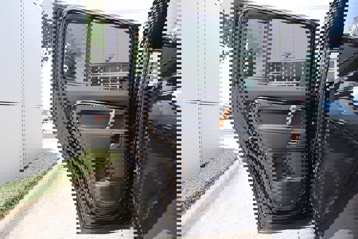 Used 2022 Land Rover Defender 110 X image 54