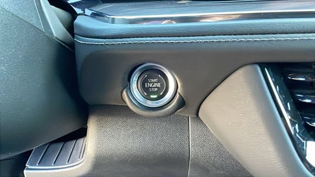 Used 2025 Chevrolet Suburban Z71 AWD/4WD image 19