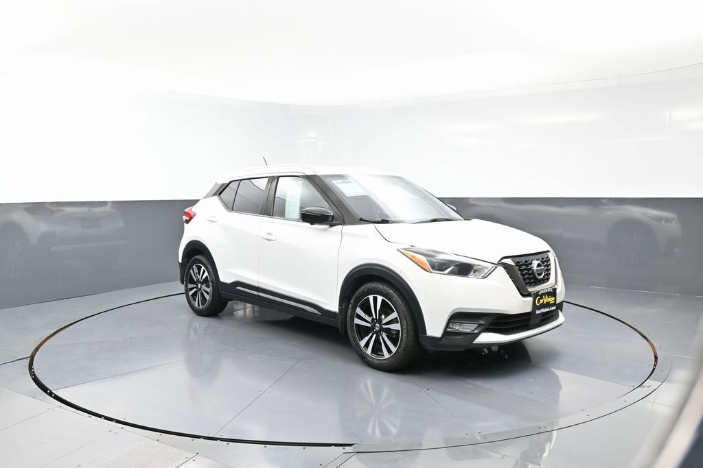 Used 2020 Nissan Kicks SR w/ SR Premium Package image 9