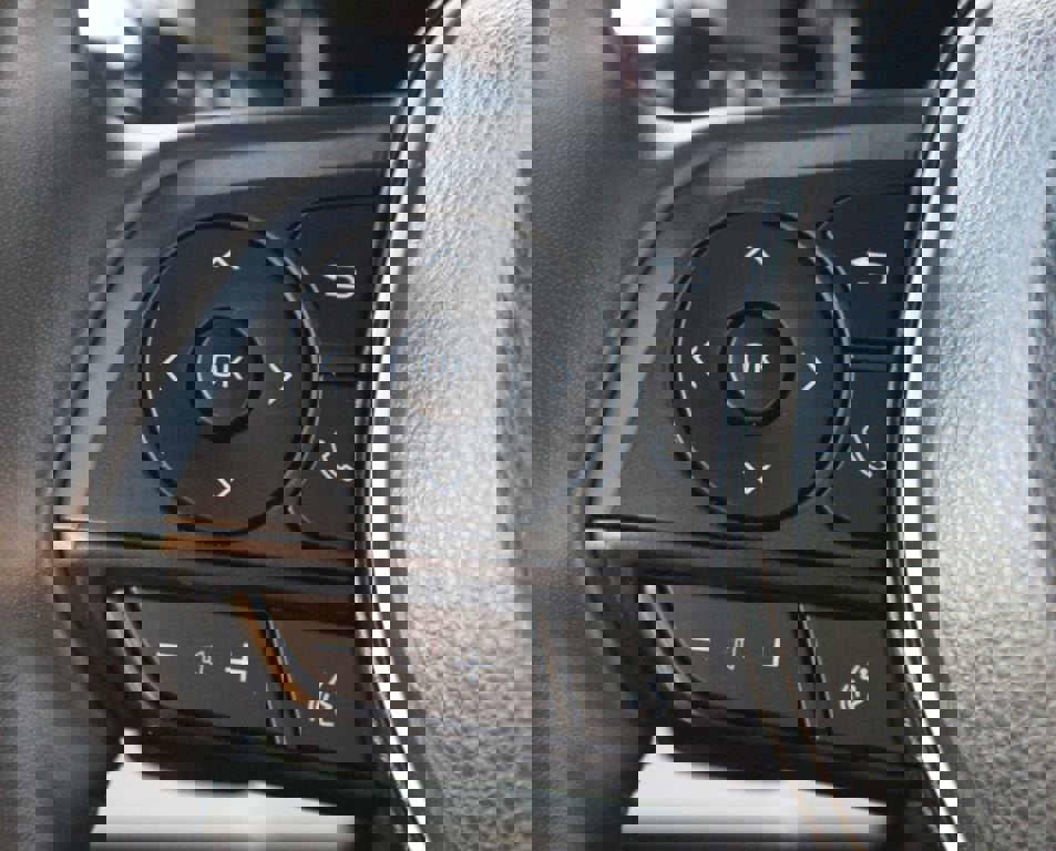 Used 2023 Toyota Corolla XSE image 9