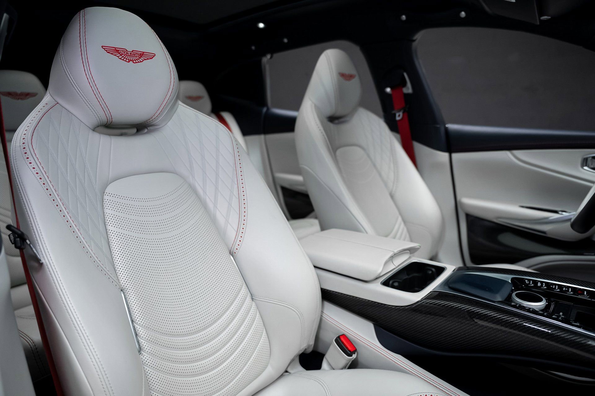 Used 2022 Aston Martin DBX image 62