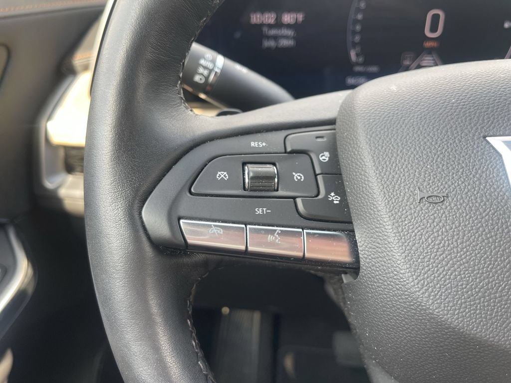 Used 2025 Cadillac XT4 Premium Luxury w/ Technology Package AWD/4WD image 20