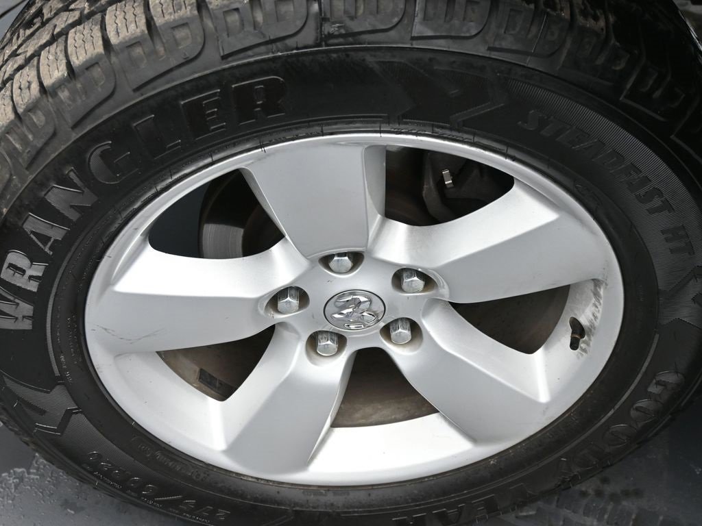 Used 2019 RAM 1500 Classic SLT image 18