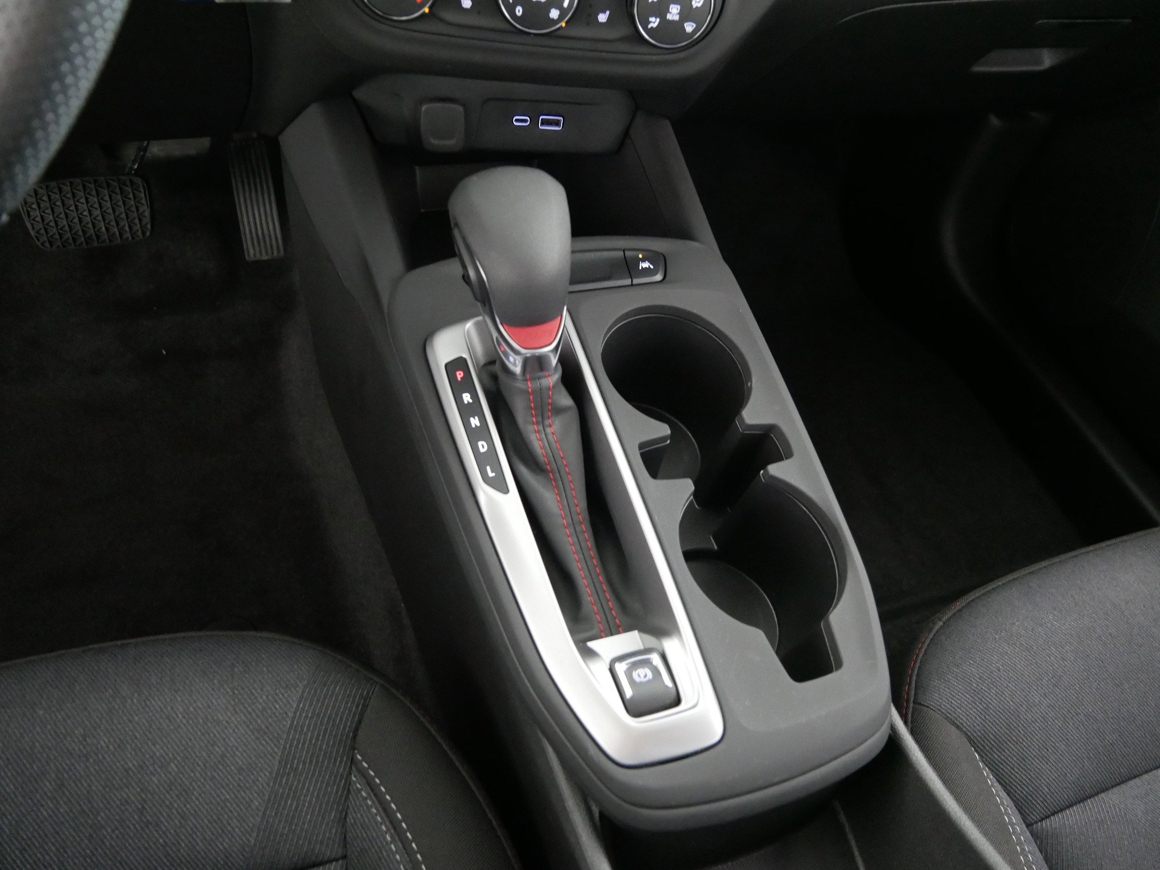 Used 2024 Chevrolet Trax RS w/ Driver Confidence Package image 24