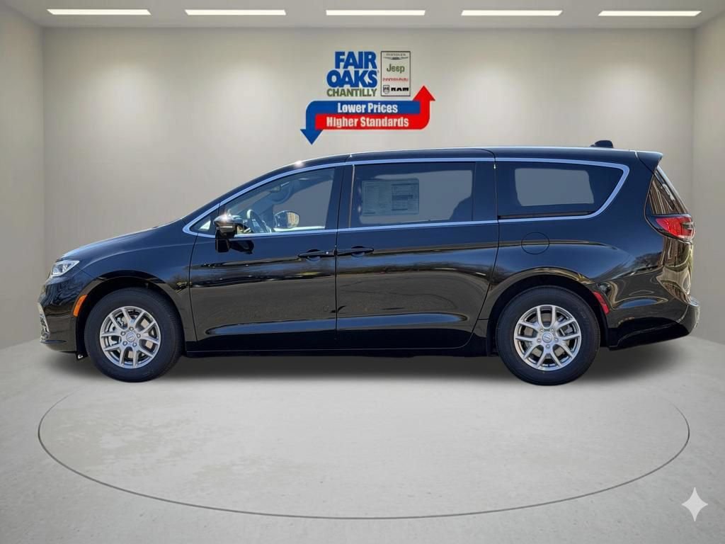 New 2026 Chrysler Pacifica Select FWD image 9