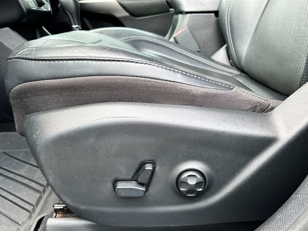 Used 2020 Jeep Cherokee Limited FWD image 17