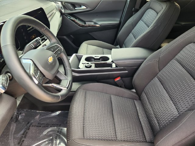 Used 2026 Chevrolet Equinox LT FWD image 4