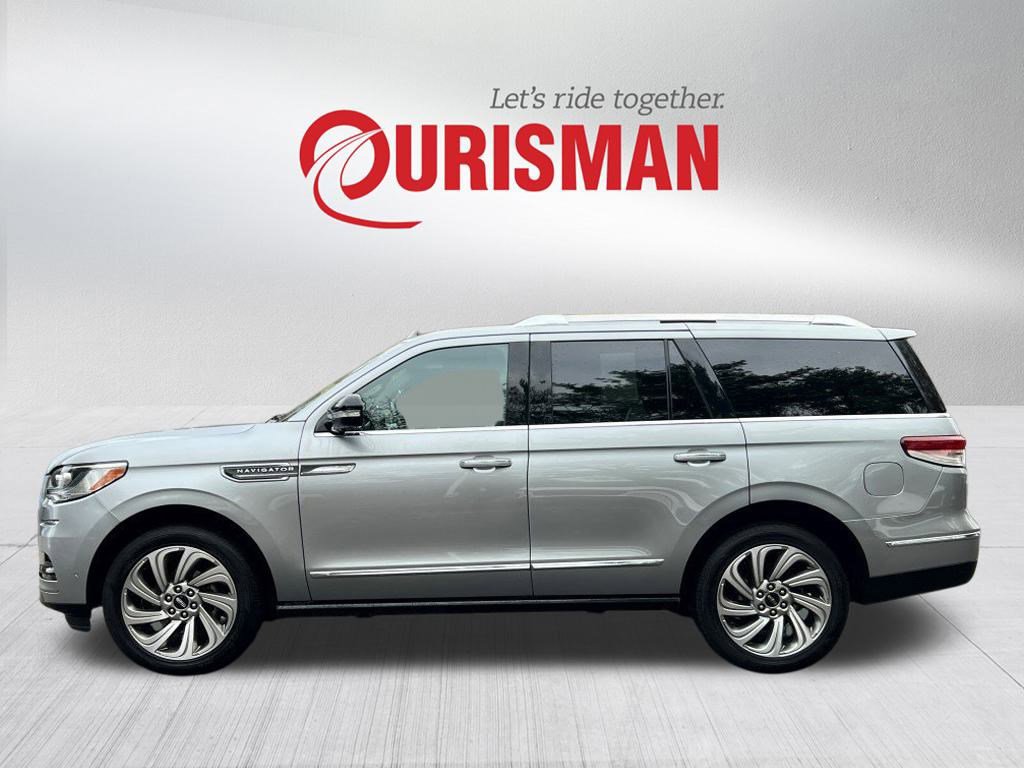Certified 2023 Lincoln Navigator Reserve image 3