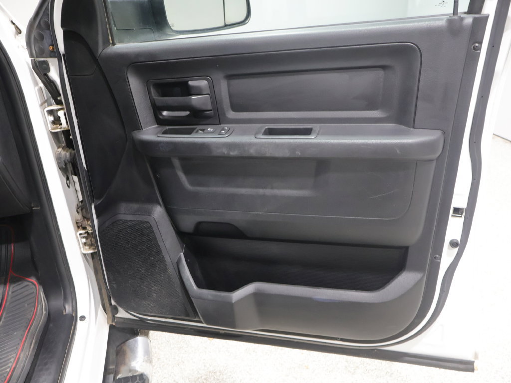 Used 2014 RAM 1500 ST w/ SXT Appearance Group AWD/4WD image 28