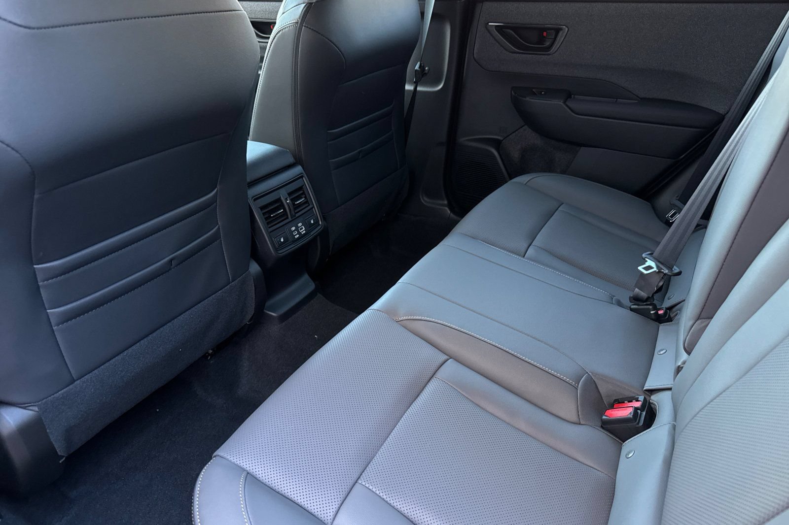 New 2026 Subaru Outback Limited AWD/4WD image 14