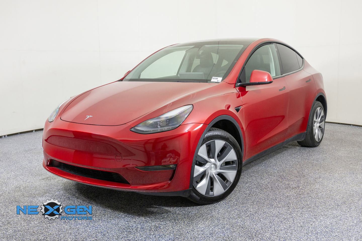 Used 2023 Tesla Model Y Long Range AWD/4WD image 3