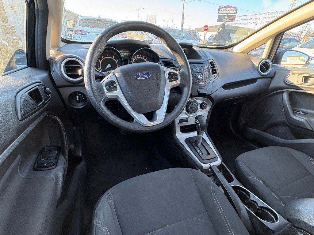 Used 2019 Ford Fiesta SE image 9
