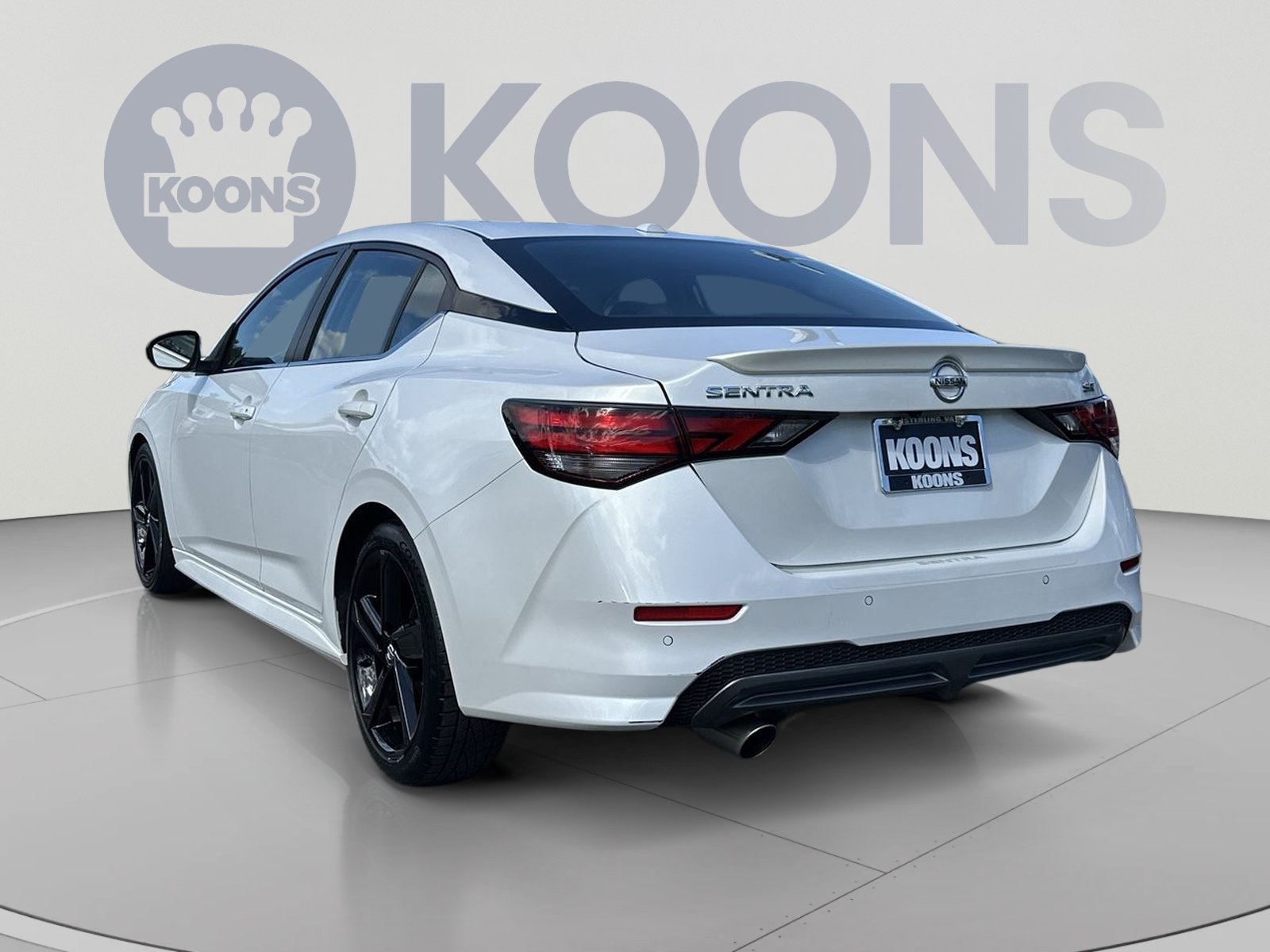 Used 2023 Nissan Sentra SR w/ SR Premium Package FWD image 8