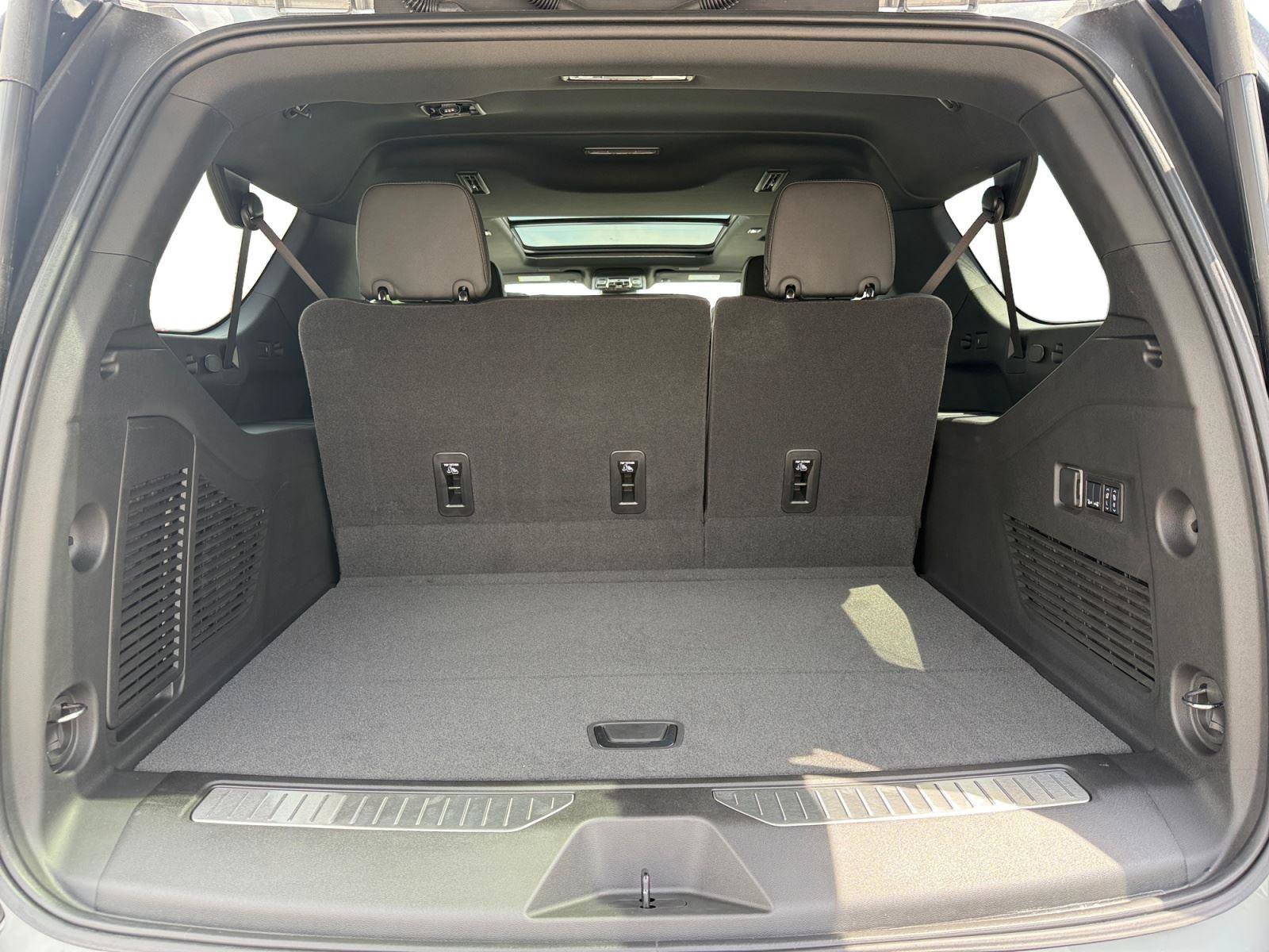 New 2026 Chevrolet Suburban High Country w/ Sun And Tow Package AWD/4WD image 26