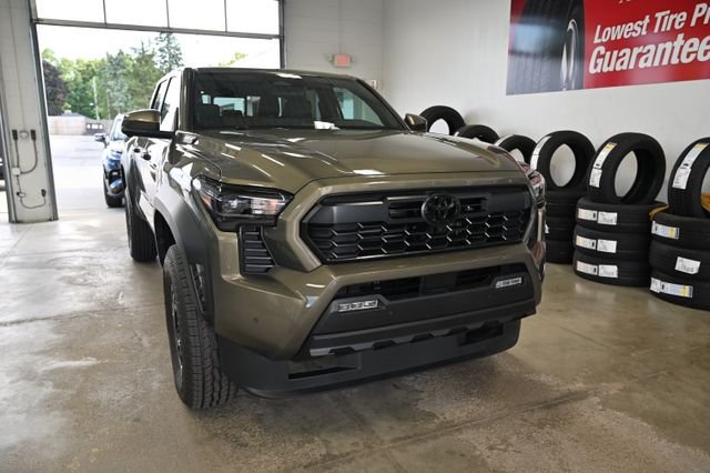 New 2026 Toyota Tacoma TRD Off-Road w/ TRD Off Road Premium Package AWD/4WD image 3