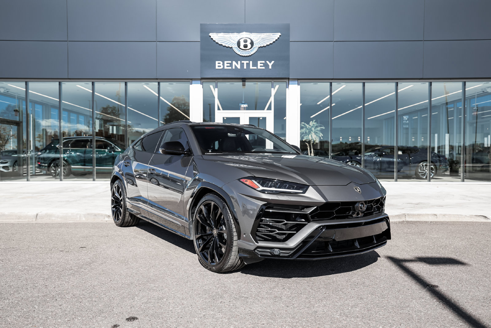 Used 2021 Lamborghini Urus AWD/4WD image 17