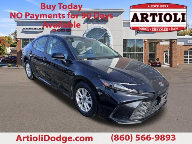 Used 2025 Toyota Camry LE image 1