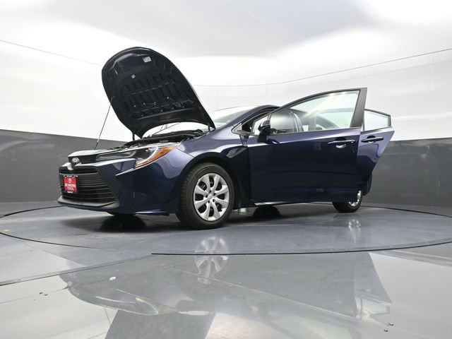 Used 2024 Toyota Corolla LE FWD image 9