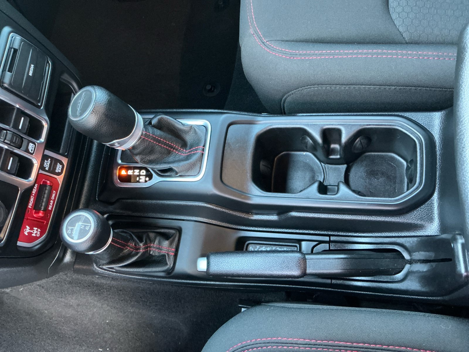 Used 2020 Jeep Gladiator Rubicon AWD/4WD image 15