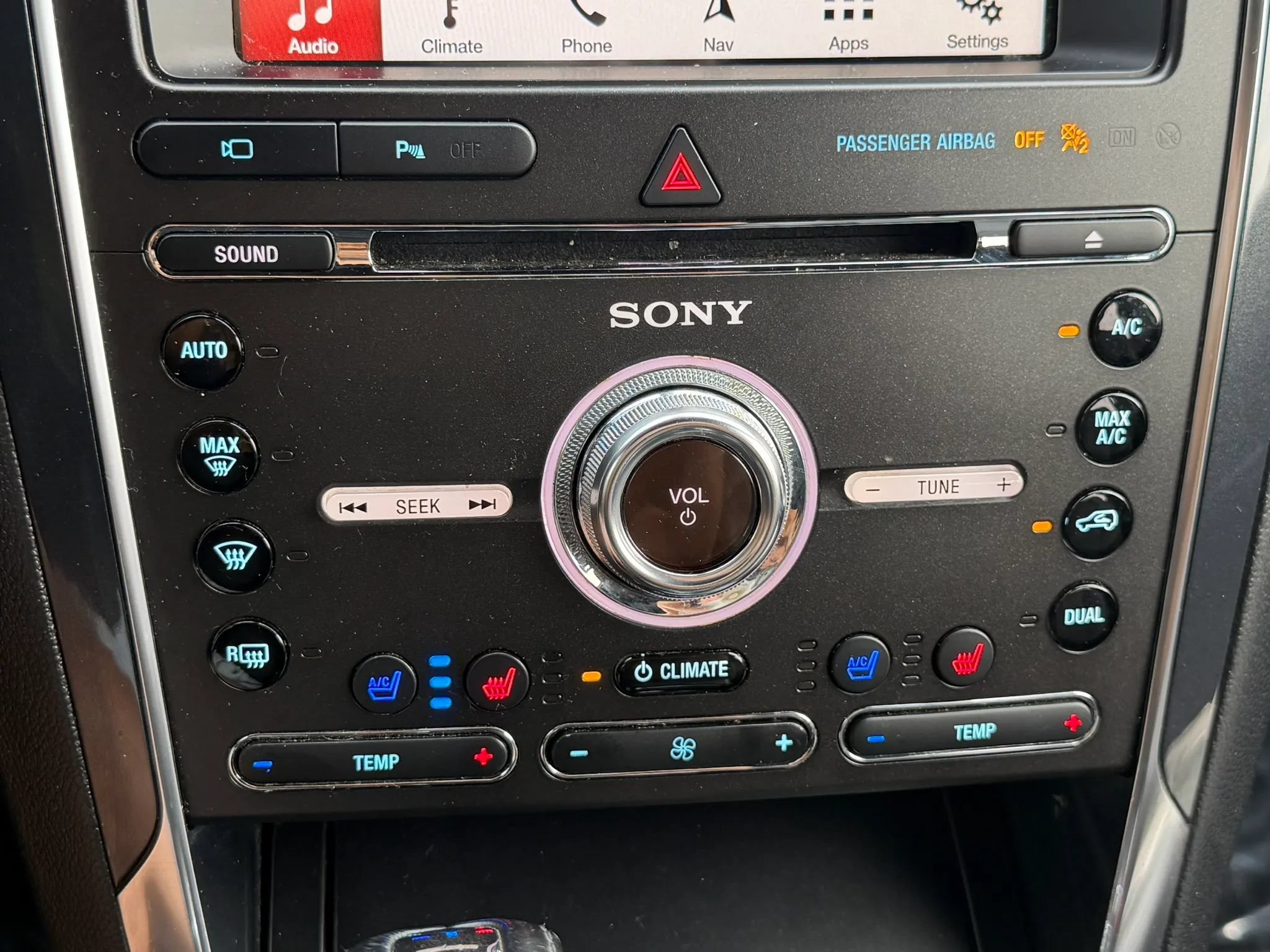 Used 2018 Ford Explorer Sport w/ Equipment Group 401A AWD/4WD image 40