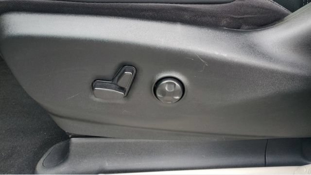 Used 2024 Chrysler Pacifica Touring-L FWD image 20