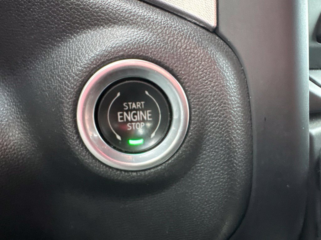 Used 2022 GMC Sierra 1500 SLT w/ SLT Premium Package AWD/4WD image 11
