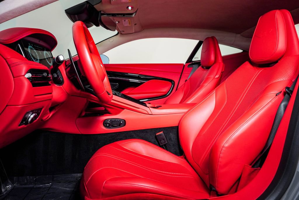 Used 2024 Aston Martin DB12 Coupe image 20