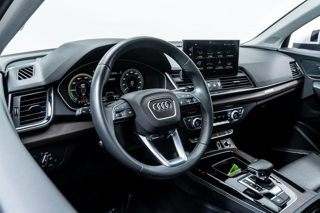 Used 2024 Audi Q5 e Premium Plus w/ Premium Plus Package image 13