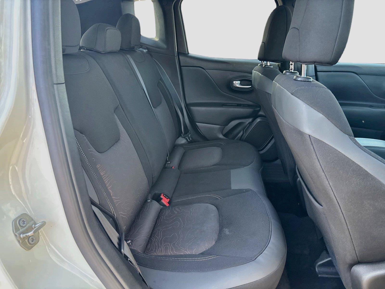 Certified 2023 Jeep Renegade Latitude AWD/4WD image 26