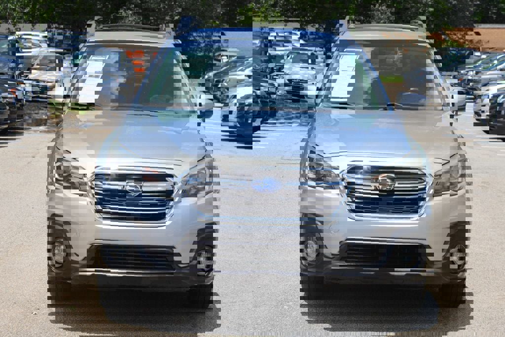 Used 2018 Subaru Outback 2.5i Limited image 2