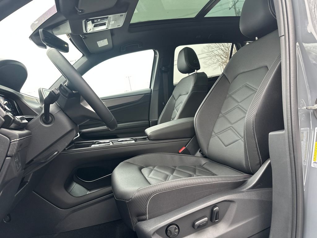 New 2026 Volkswagen Atlas Cross Sport SE image 3