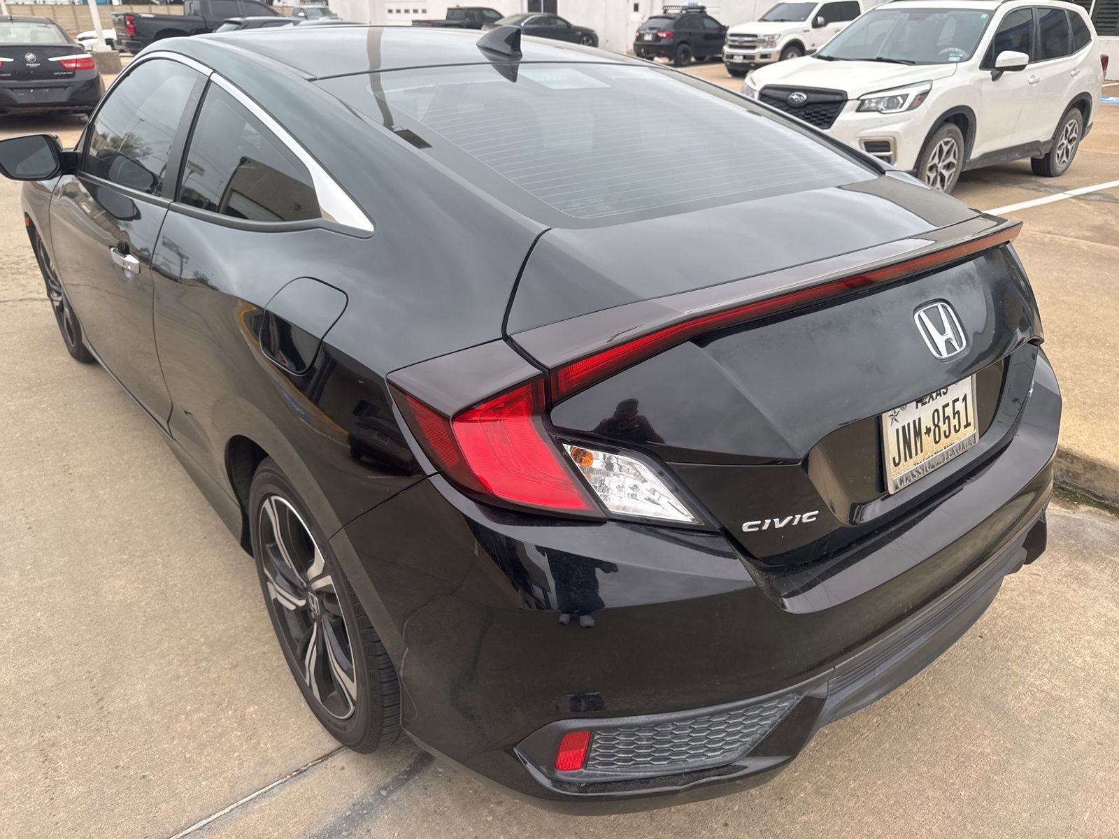 Used 2017 Honda Civic Touring image 3