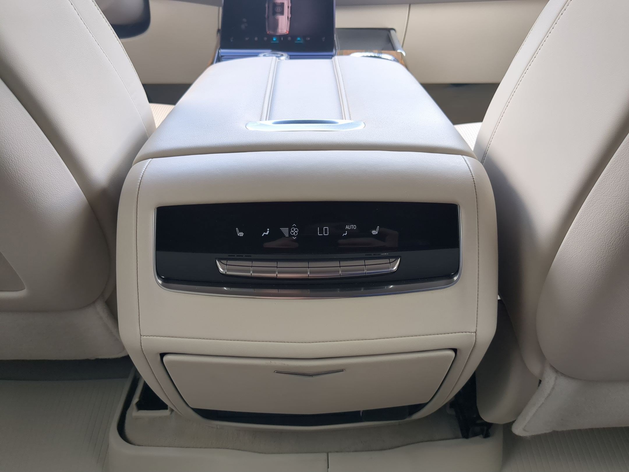 Certified 2025 Cadillac Escalade Sport Platinum AWD/4WD image 30
