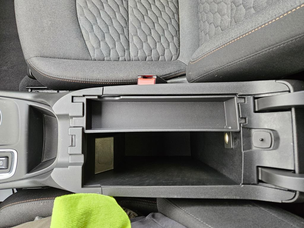 Used 2021 Chevrolet Equinox LT image 19